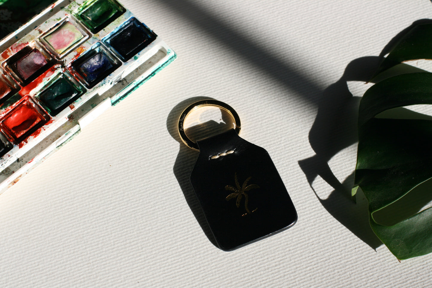 Black + Goldy Palm Tree - Keyring