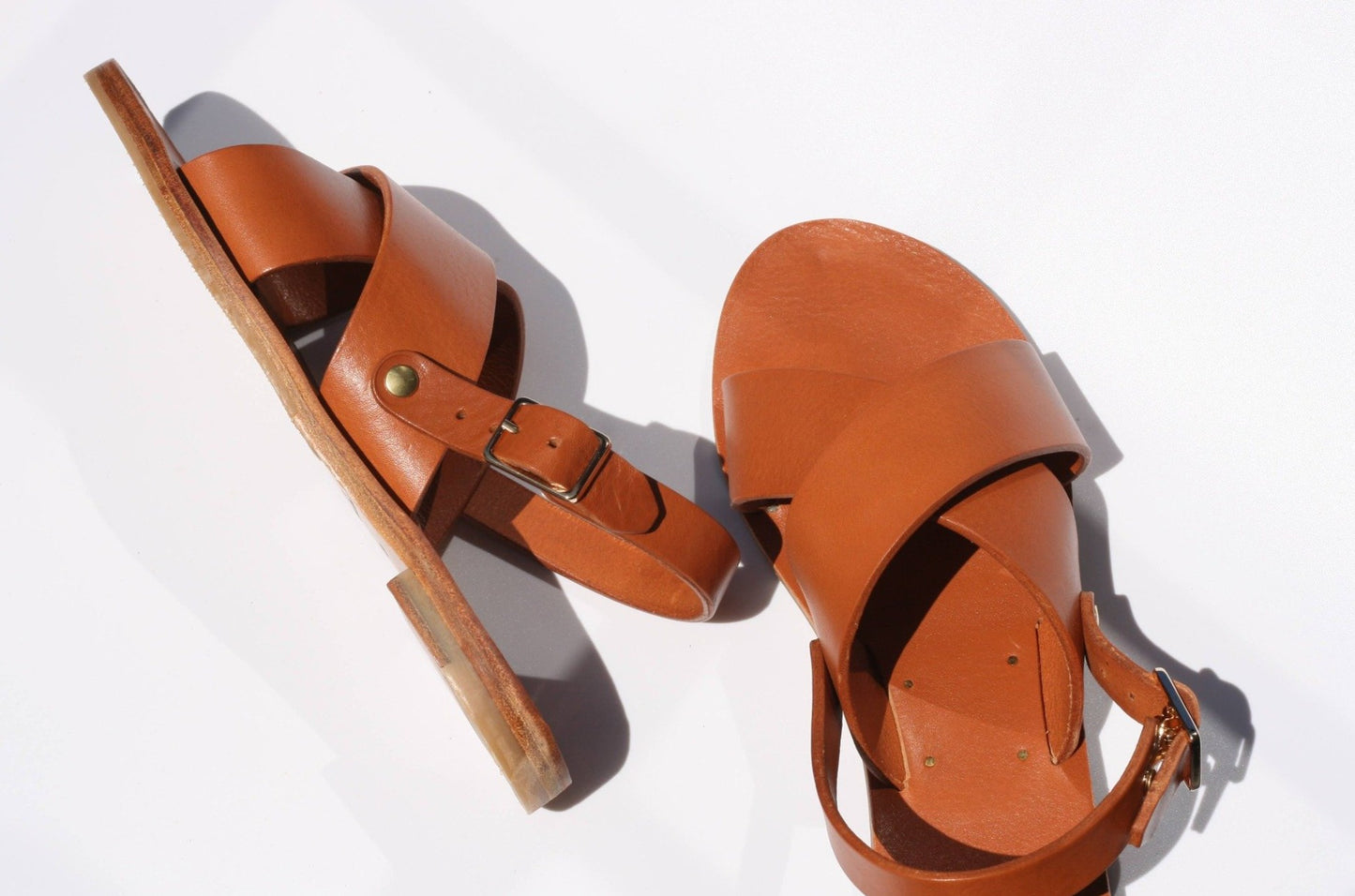 Sandales-Cuir-Artisanale-Femme-Camel-Croisée-Bride-Arrière