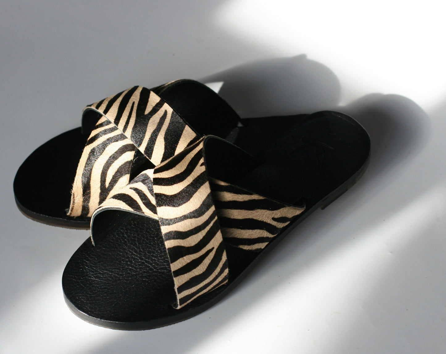 Marty - Black Sole - Cross Sandals