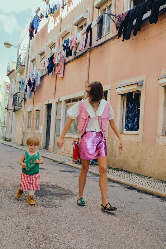 A mum and son in Lisbon streets