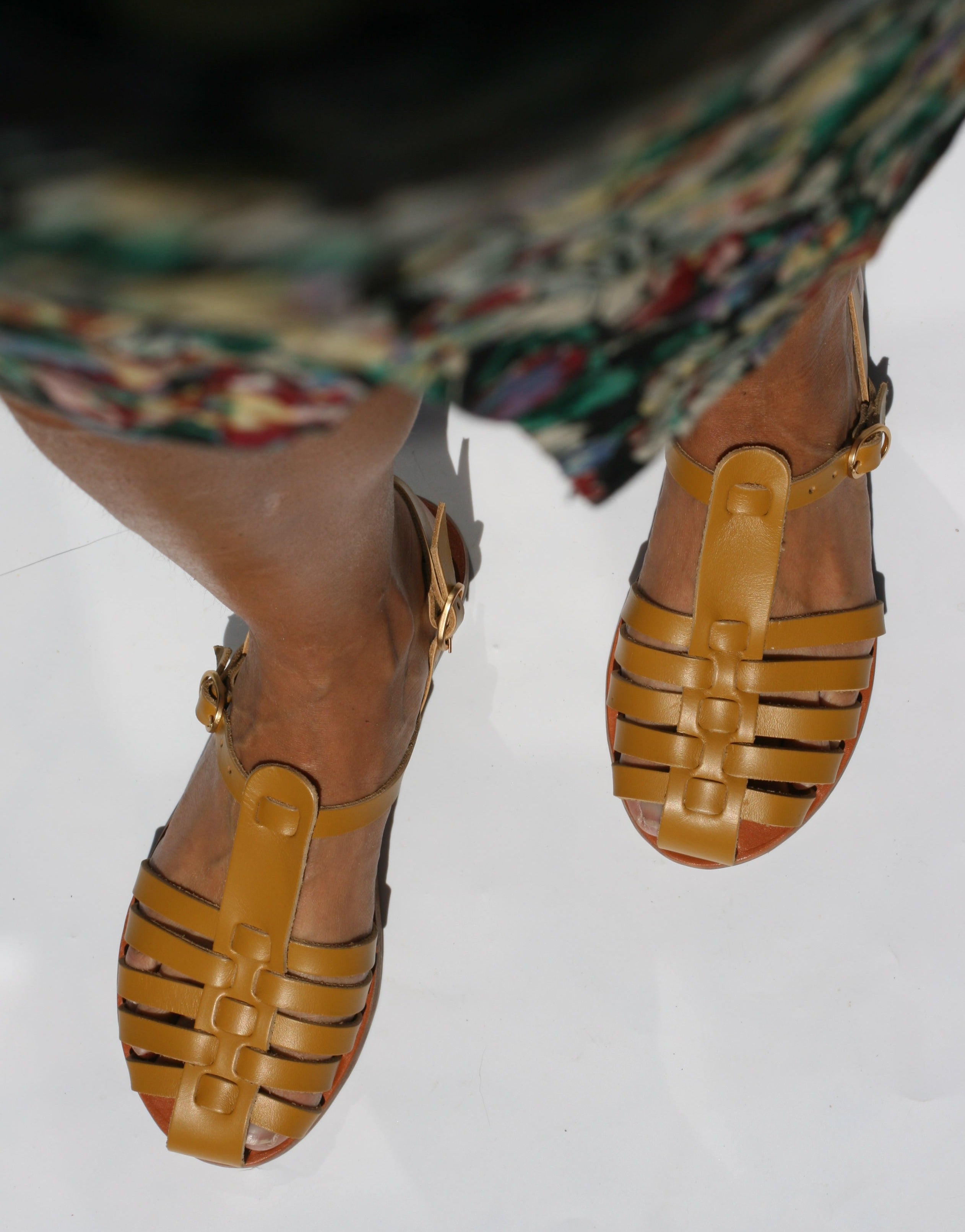 Sandales vertes olives méduses en cuir pour femme – Mama Praïa
