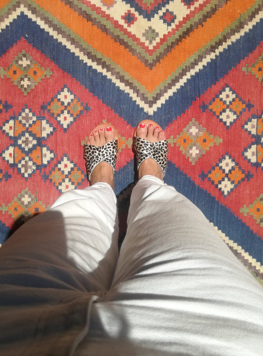 sandales en cuir poil effet leopard