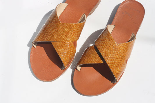 Camelia - Camel Sole - Cross Sandals
