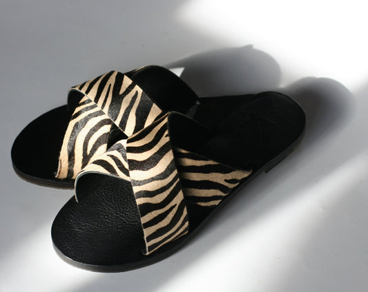 Marty - Black Sole - Cross Sandals